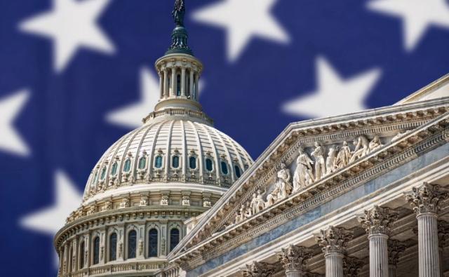Жаркий июль для крипты в США: законы и скандалы вокруг Трампа Жаркий июль для крипты в США: законы и скандалы вокруг Трампа