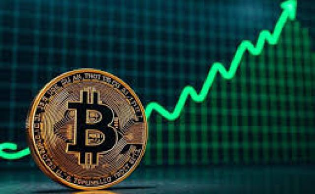 Новый рекорд Биткоина в $126 000: почему рост на плечах корпораций ломает все старые правила игры
