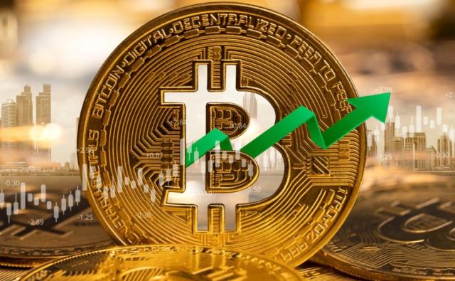 Биткоин начинает неделю ростом
