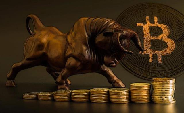 Курс Bitcoin (BTC) выше $ 18 000