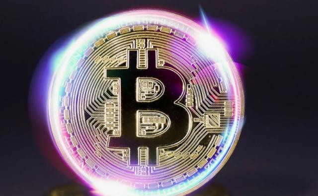 Флаг «быков» намекает на рост ВТС до $67 380 на фоне оптимизма в четвертом квартале