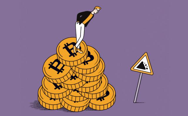 Коррекция Биткоина до $92,000: Роль долгосрочных держателей и «проснувшихся кошельков»