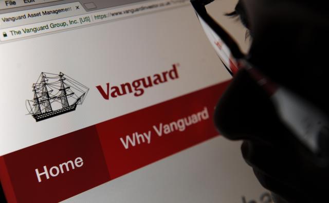 Кэти Вуд критикует Vanguard из-за отказа от криптовалюты