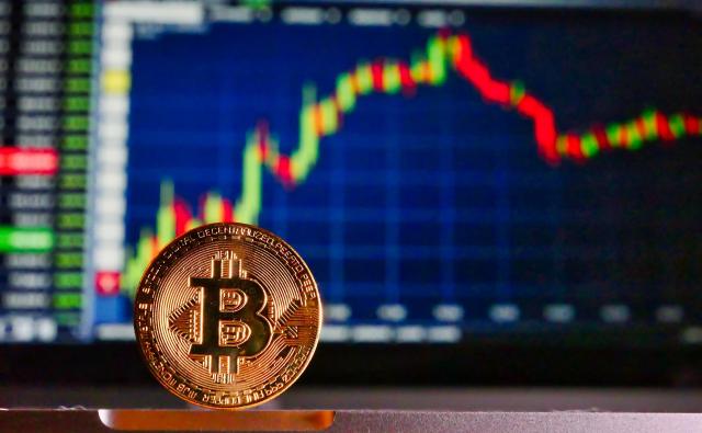 Кандидат в президенты Кеннеди принимает биткоин