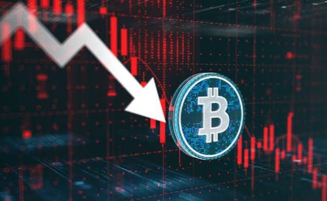 Bitcoin опустился к $62 000 из-за новой распродажи технологических акций