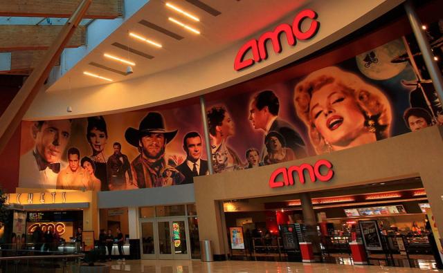 Сеть кинотеатров AMC начала принимать Dogecoin