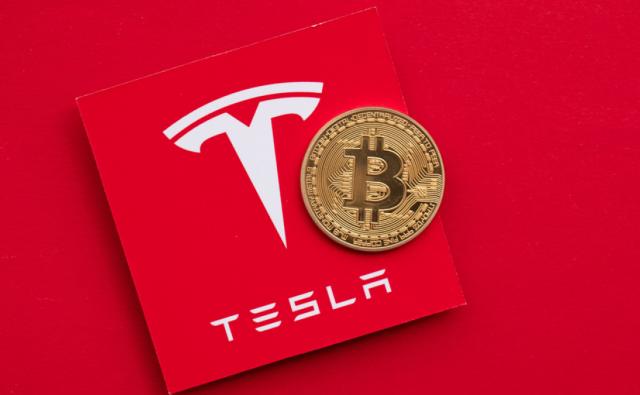 Tesla сохранила биткоины в 4-м квартале