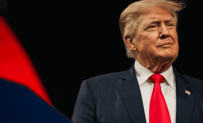 Трамп играет в "Монополию"