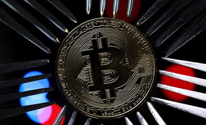 Минфин и ЦБ пускаются в эксперименты: крипта для особых инвесторов Минфин и ЦБ пускаются в эксперименты: крипта для особых инвесторов