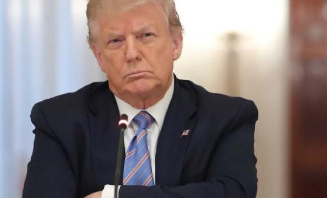 Трамп устраивает крипто-банкеты на фоне обвинений в неэтичности Трамп устраивает крипто-банкеты на фоне обвинений в неэтичности