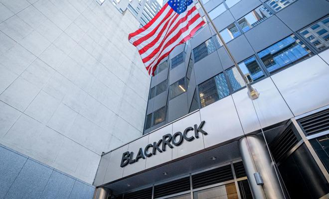 Акции Coinbase выросли на 12% благодаря партнерству с BlackRock