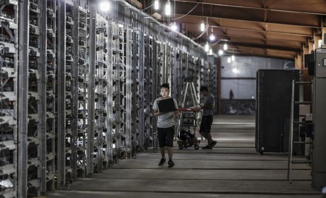 Китайские майнеры контролируют менее половины хешрейта биткоина