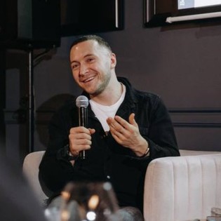 blogger-Никита Хозов