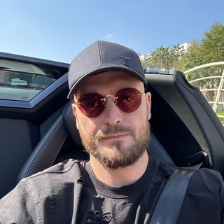 blogger-Томас Кралов