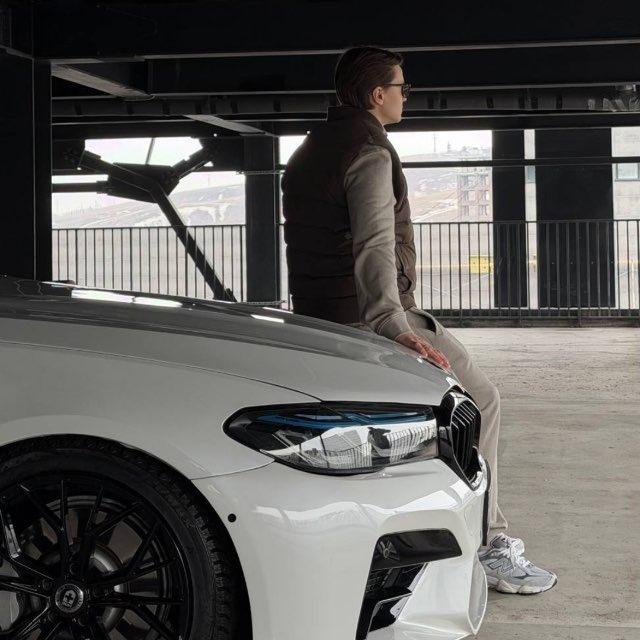 blogger-Телега Кормит Елисей Уколов