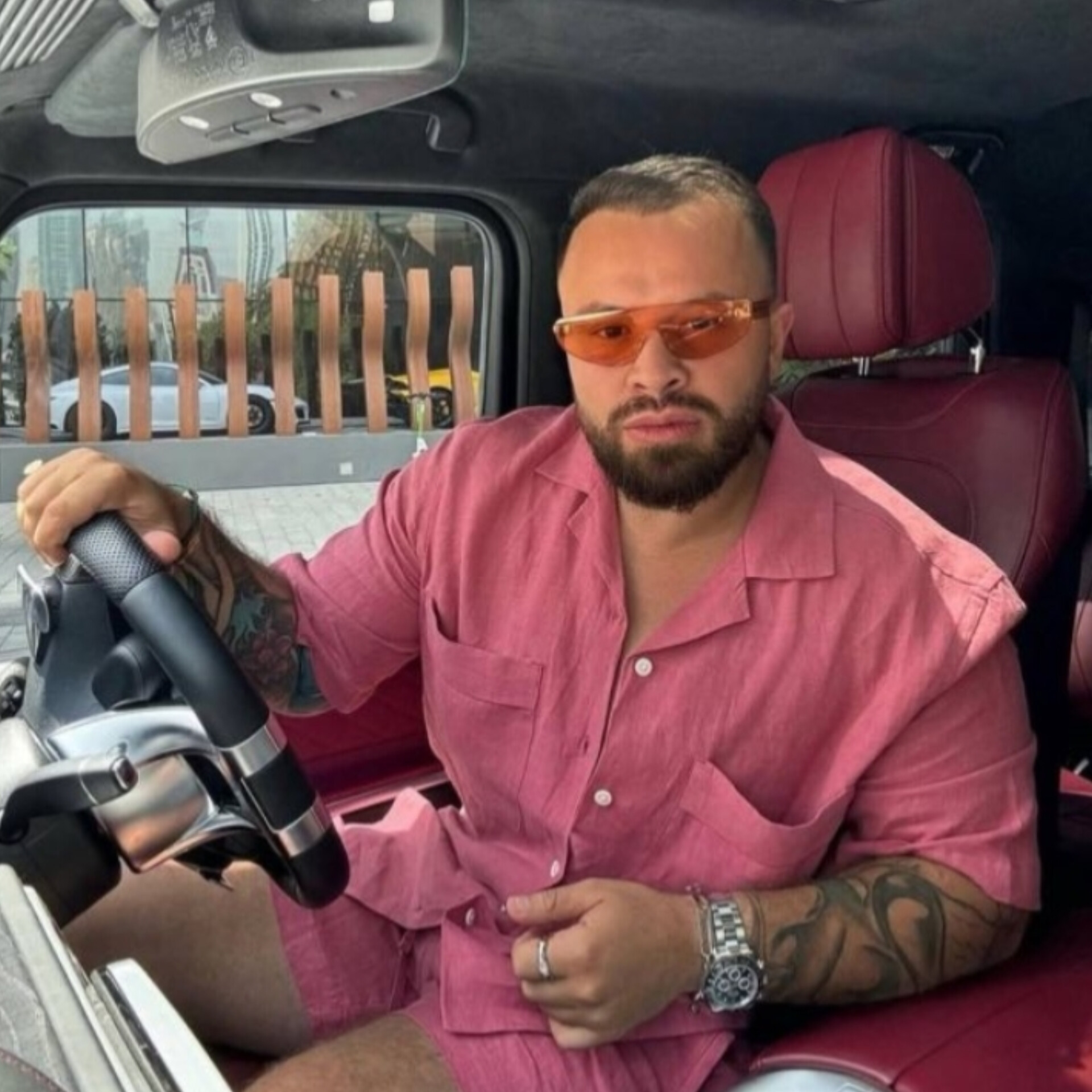blogger-Артем Громов