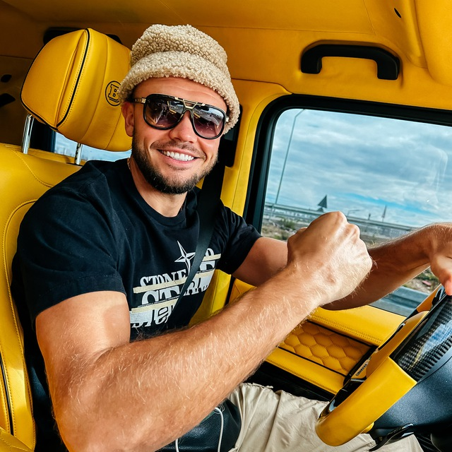 blogger-Дмитрий Ладесов